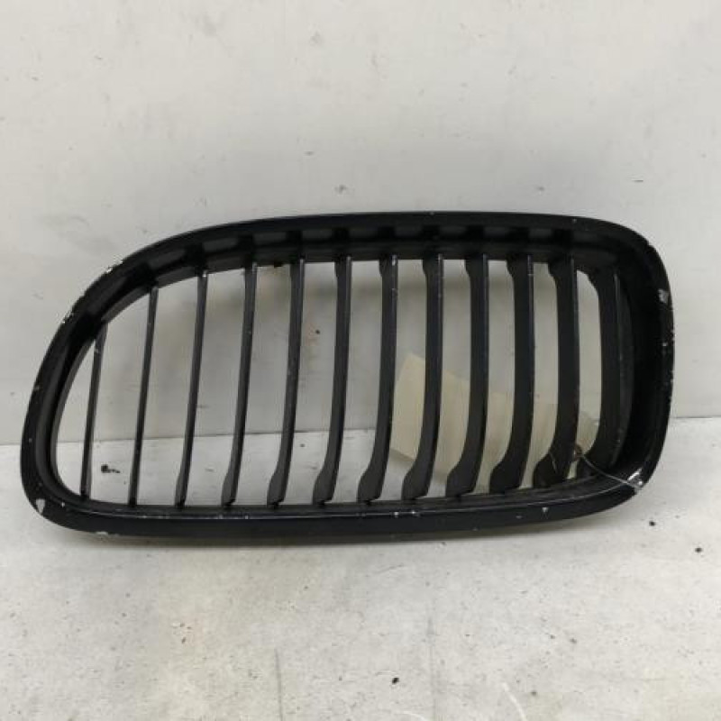 Calandre gauche BMW SERIE 3 E90 Calandre gauche BMW SERIE 3 E90