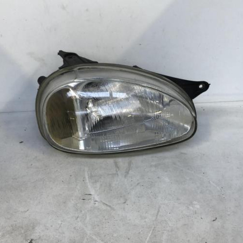 Optique avant principal droit (feux)(phare) OPEL CORSA B
