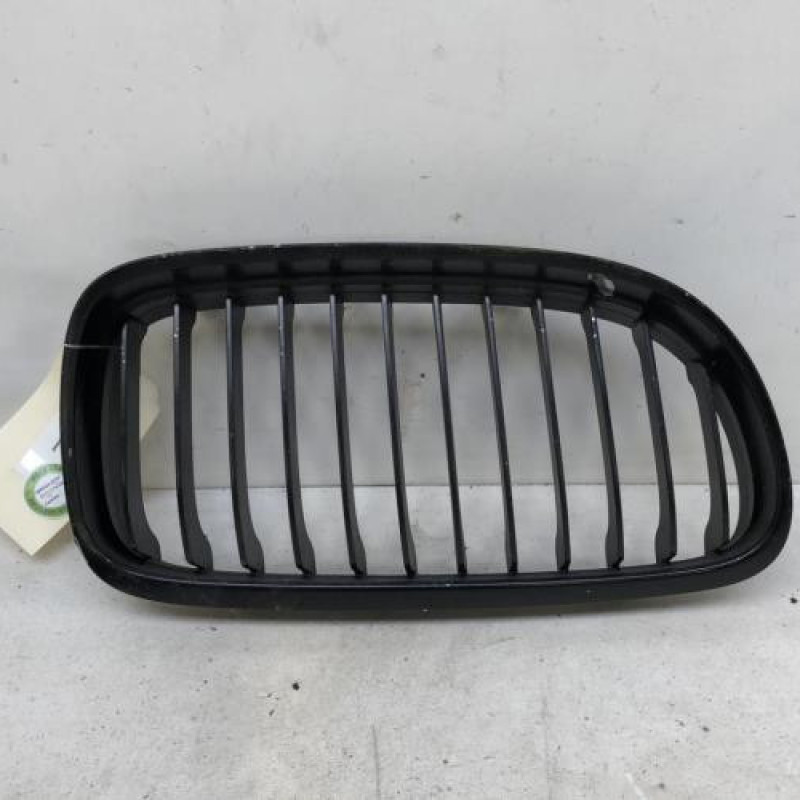 Calandre droite BMW SERIE 3 E90 Calandre droite BMW SERIE 3 E90
