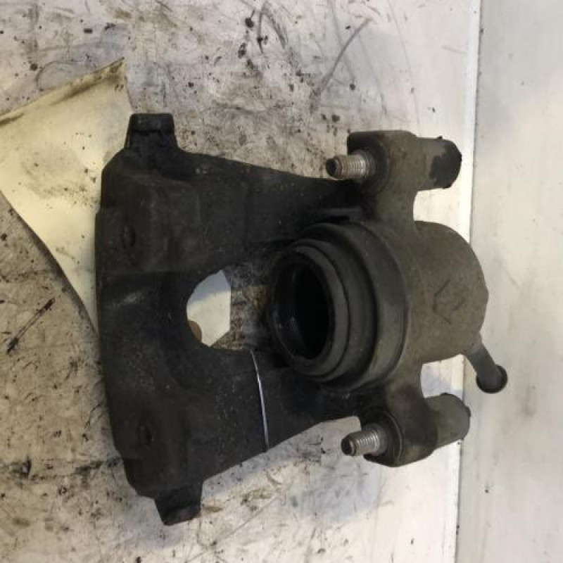 Etrier avant droit (freinage) RENAULT CLIO 4 Etrier avant droit (freinage) RENAULT CLIO 4