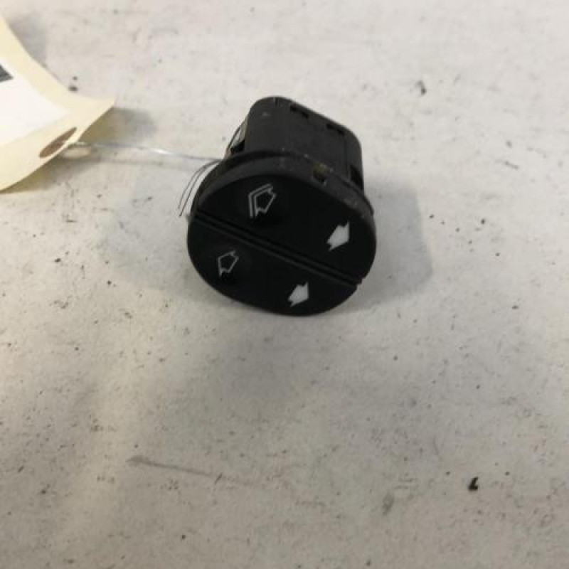 Interrupteur de leve vitre avant gauche FORD FIESTA 5