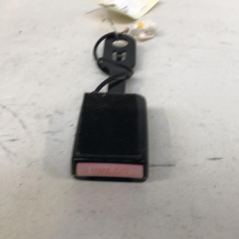Attache ceinture avant droit PEUGEOT 207