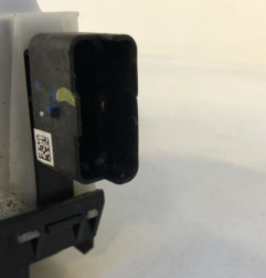 Serrure avant droit PEUGEOT 208 1