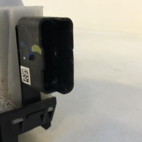 Serrure avant droit PEUGEOT 208 1