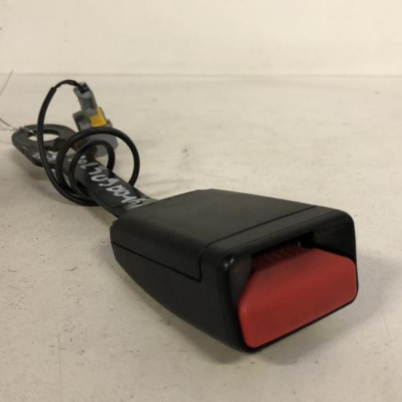 Attache ceinture avant gauche PEUGEOT 208 1