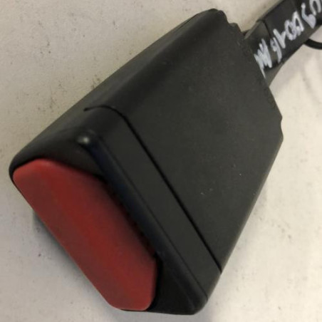 Attache ceinture avant gauche PEUGEOT 208 1