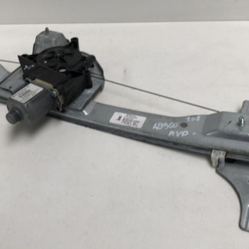 Leve vitre electrique avant droit PEUGEOT 208 1
