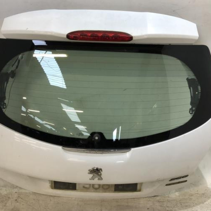 Malle/Hayon arriere PEUGEOT 208 1 Malle/Hayon arriere PEUGEOT 208 1