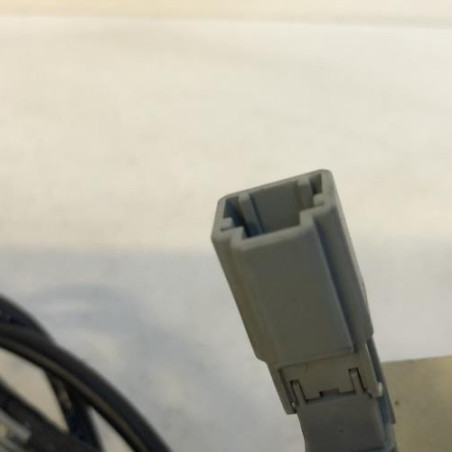 Attache ceinture avant droit FIAT 500 2