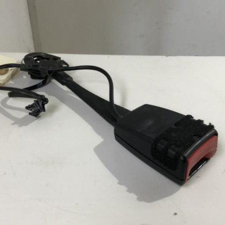 Attache ceinture avant gauche AUDI A4 3 Photo n°1