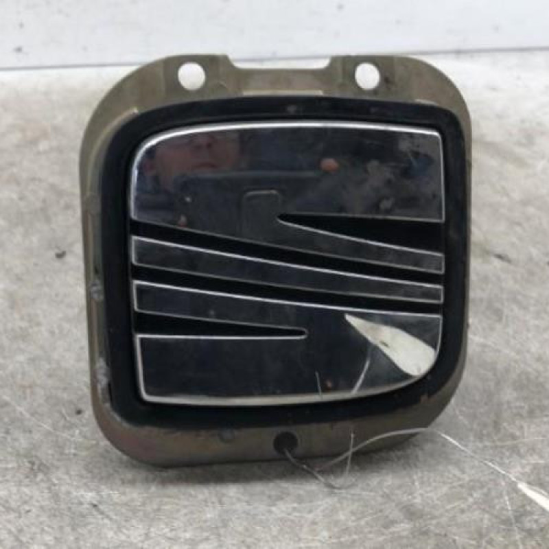 Poignee porte coffre SEAT IBIZA 2 Poignee porte coffre SEAT IBIZA 2
