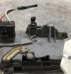 Serrure avant droit PEUGEOT 206