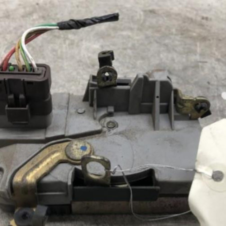 Serrure avant droit PEUGEOT 206