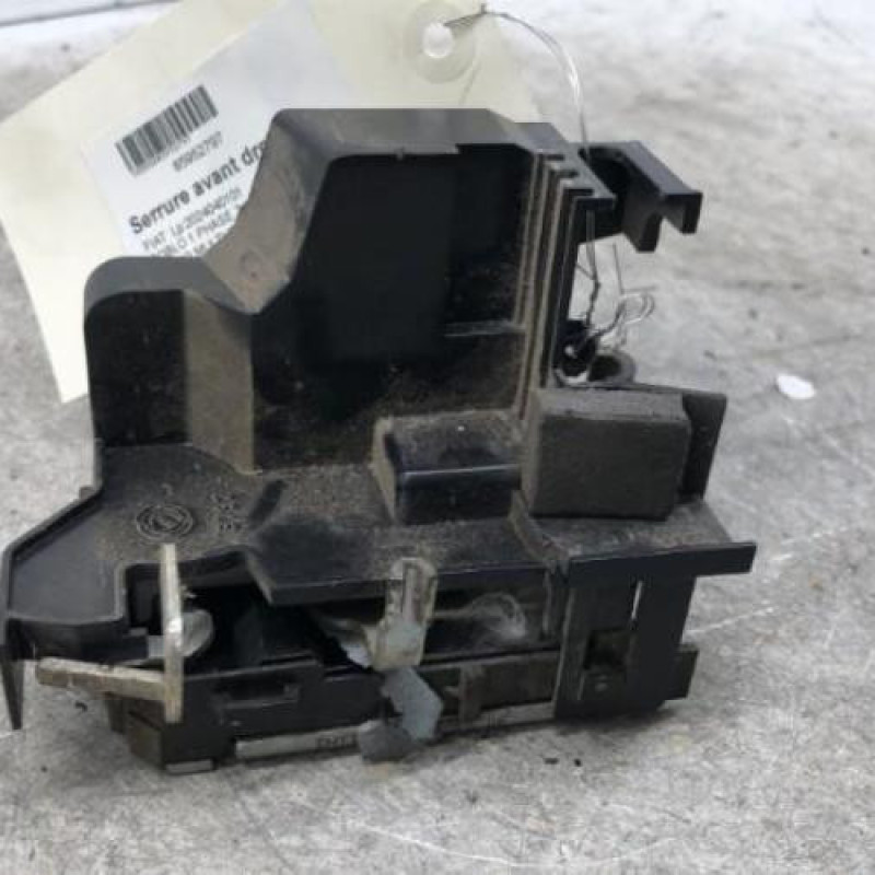 Serrure avant droit FIAT DOBLO 1 Serrure avant droit FIAT DOBLO 1