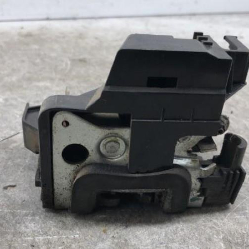 Serrure avant gauche FIAT DOBLO 1 Serrure avant gauche FIAT DOBLO 1