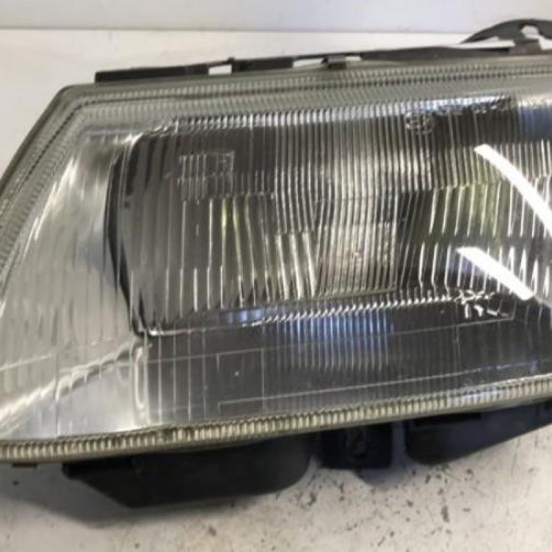Optique avant principal gauche (feux)(phare) CITROEN SAXO