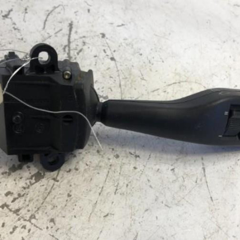 Commodo d'essuie glaces BMW X3 E83 Commodo d'essuie glaces BMW X3 E83