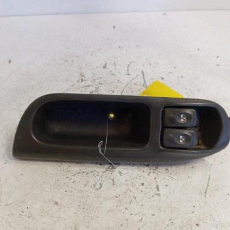 Interrupteur de leve vitre avant gauche RENAULT SCENIC 1