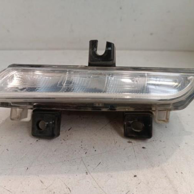 Feu diurne avant gauche RENAULT CLIO 4 Feu diurne avant gauche RENAULT CLIO 4