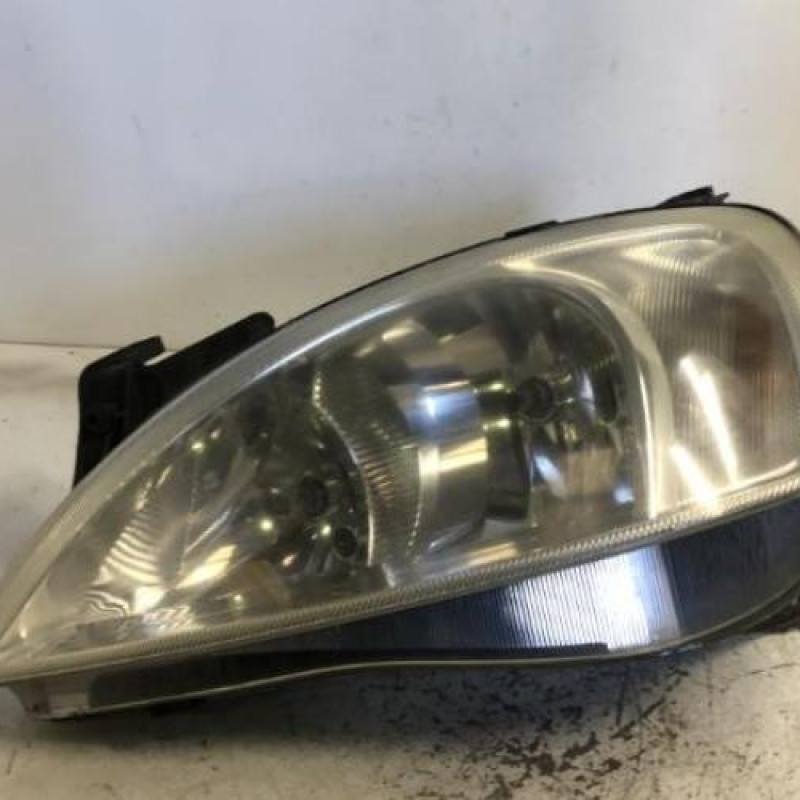 Optique avant principal gauche (feux)(phare) OPEL CORSA C
