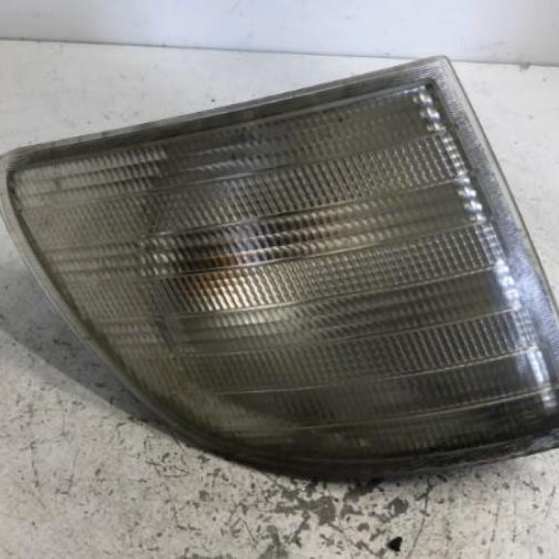 Optique avant secondaire droit (feux)(clignotant) MERCEDES CLASSE V 638