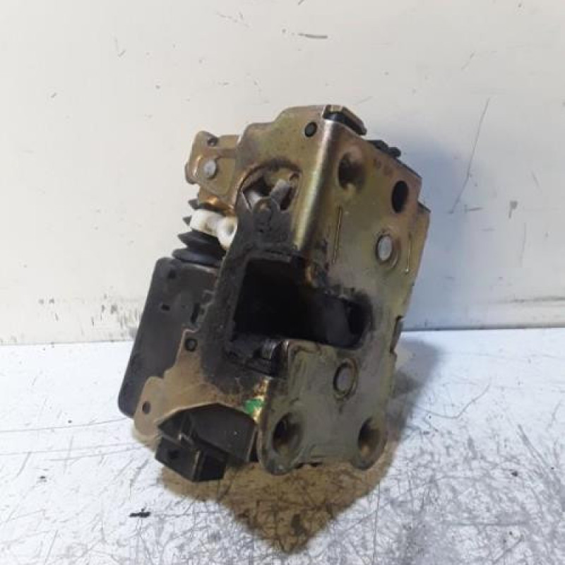Serrure avant droit RENAULT KANGOO 1 Serrure avant droit RENAULT KANGOO 1