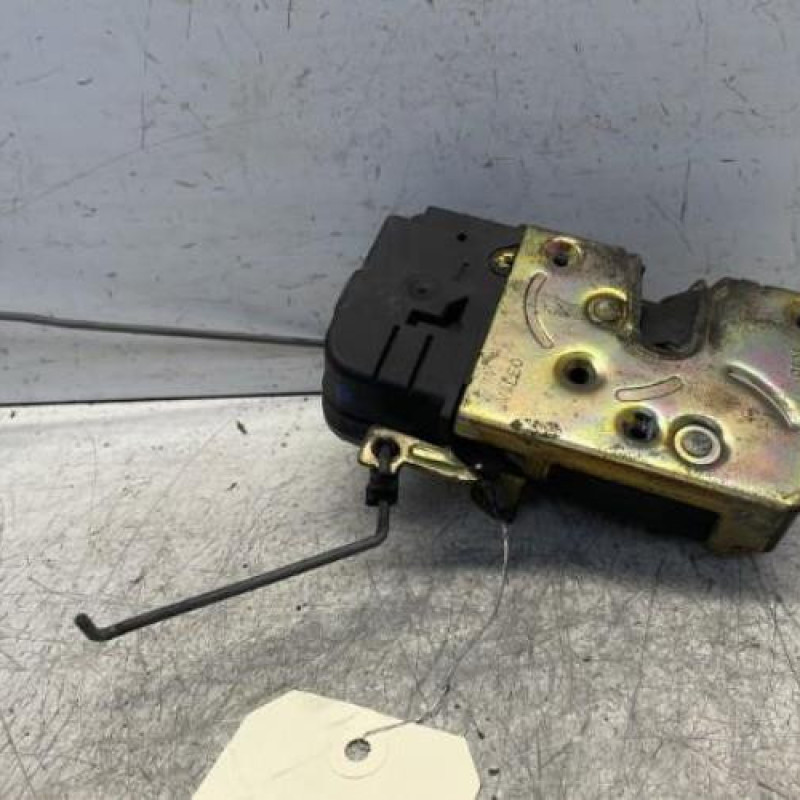 Serrure avant gauche PEUGEOT 206