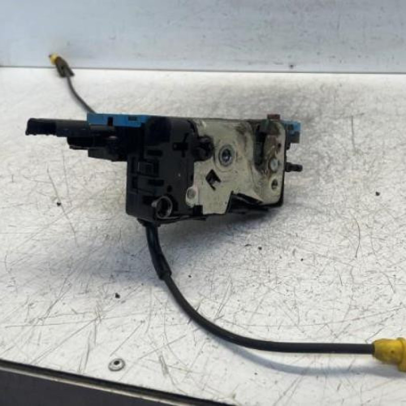 Serrure arriere droit PEUGEOT 207