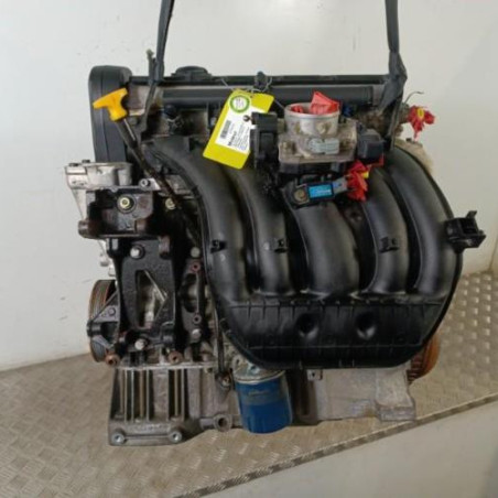 Moteur PEUGEOT 406 Photo n°1
