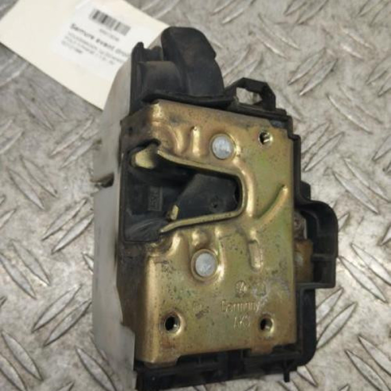 Serrure avant droit VOLKSWAGEN POLO 3