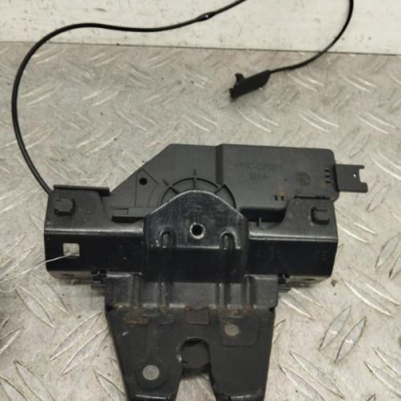 Serrure de coffre BMW SERIE 1 E87 Serrure de coffre BMW SERIE 1 E87