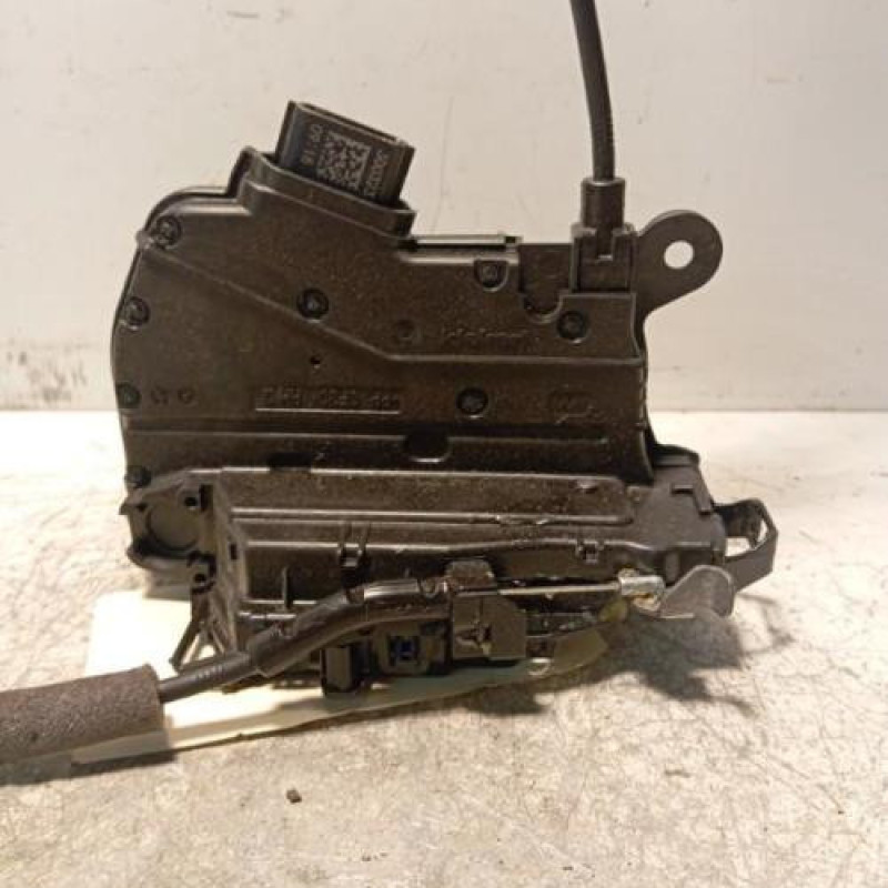 Serrure avant droit RENAULT CLIO 5 Serrure avant droit RENAULT CLIO 5