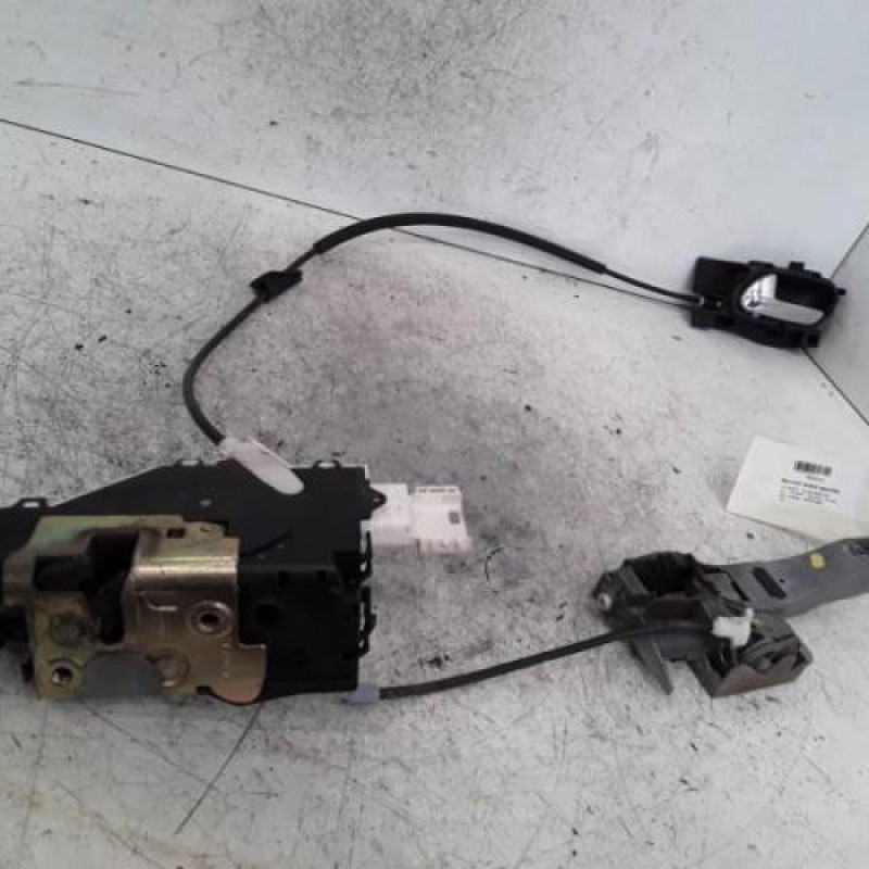 Serrure avant gauche CITROEN C4 1 Serrure avant gauche CITROEN C4 1
