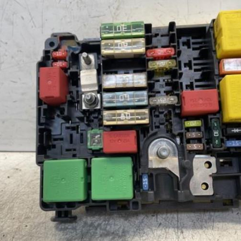 Boitier servitude moteur (BSM) PEUGEOT 208 1 Boitier servitude moteur (BSM) PEUGEOT 208 1