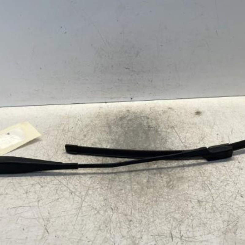 Bras essuie glace avant gauche PEUGEOT 208 1 Bras essuie glace avant gauche PEUGEOT 208 1