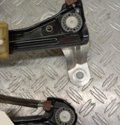 Leve vitre electrique avant gauche VOLKSWAGEN GOLF 7 Photo n°3