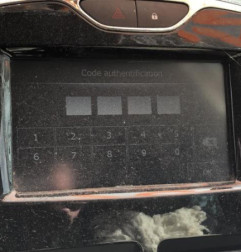 Ecran GPS RENAULT CLIO 4 Photo n°1