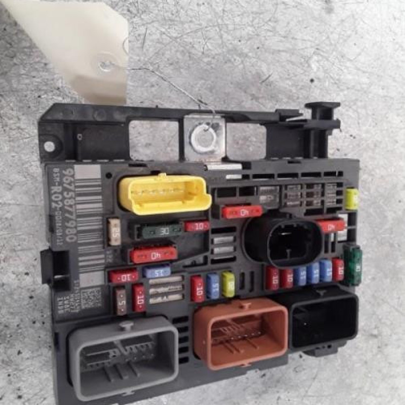 Boitier servitude moteur (BSM) PEUGEOT 3008 1
