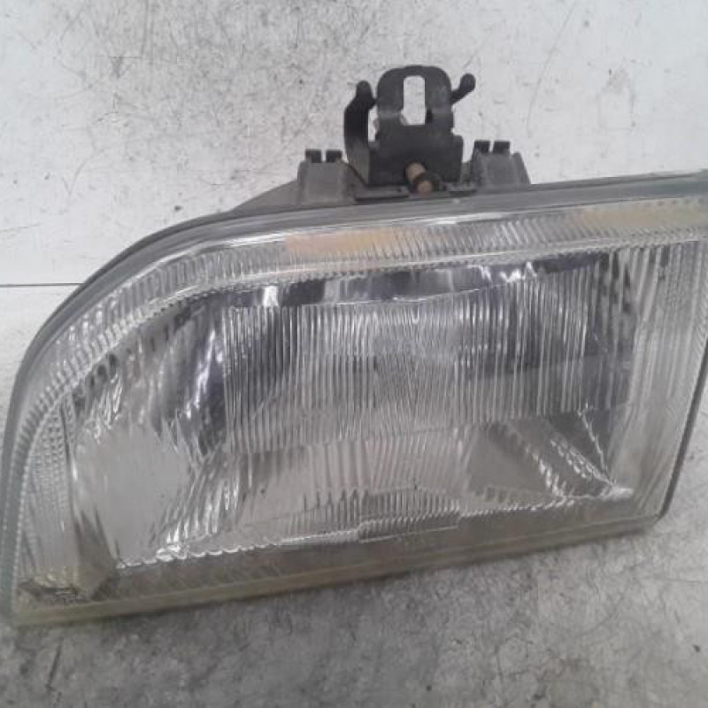 Optique avant principal gauche (feux)(phare) FORD FIESTA 4