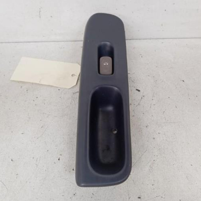 Interrupteur de leve vitre avant droit RENAULT TWINGO 1