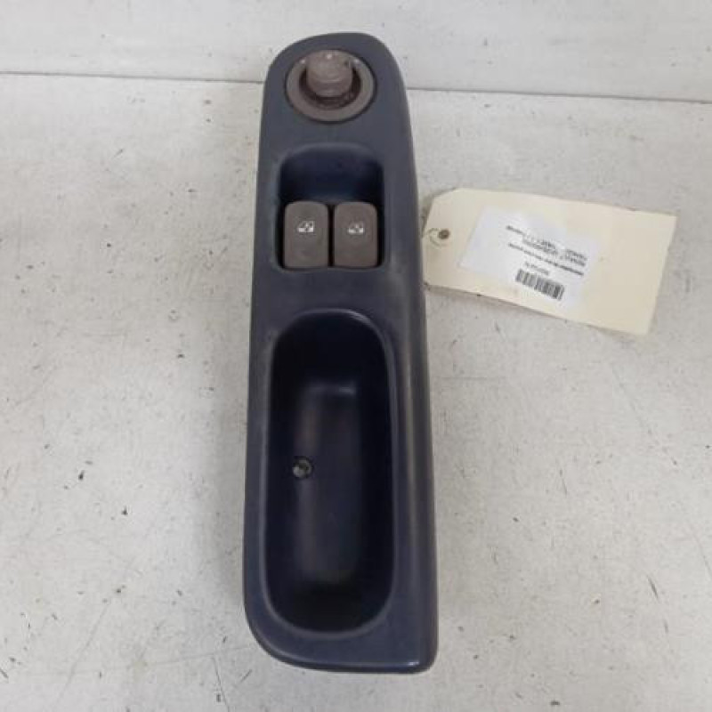 Interrupteur de leve vitre avant gauche RENAULT TWINGO 1