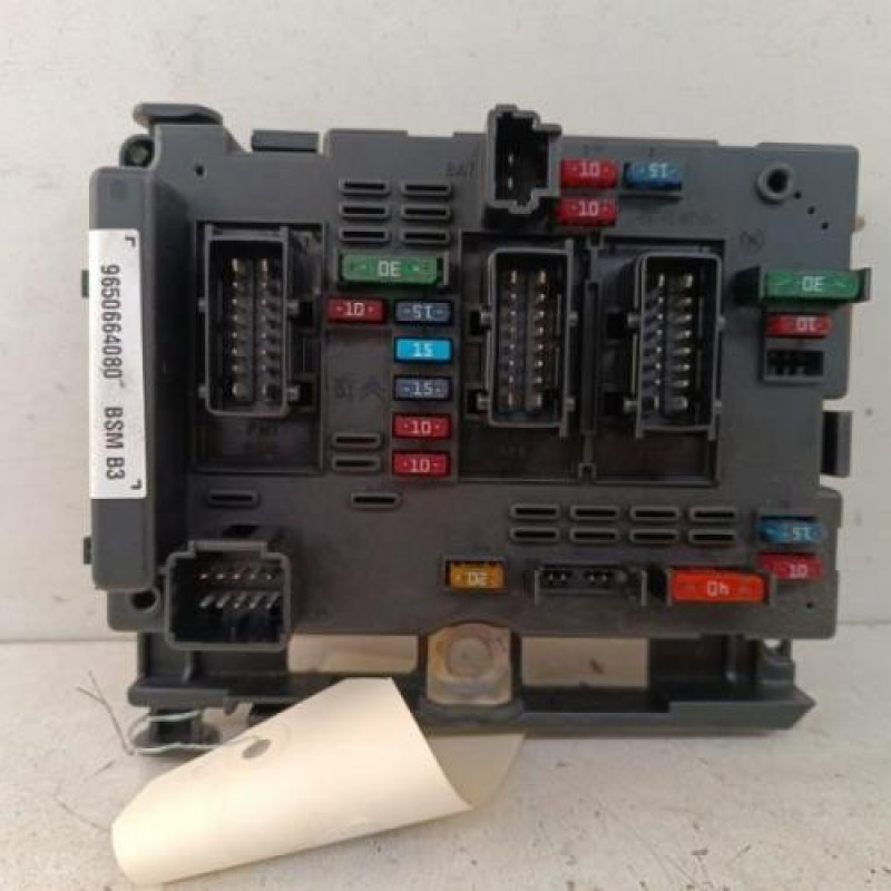 Boitier servitude moteur (BSM) PEUGEOT 206 Boitier servitude moteur (BSM) PEUGEOT 206