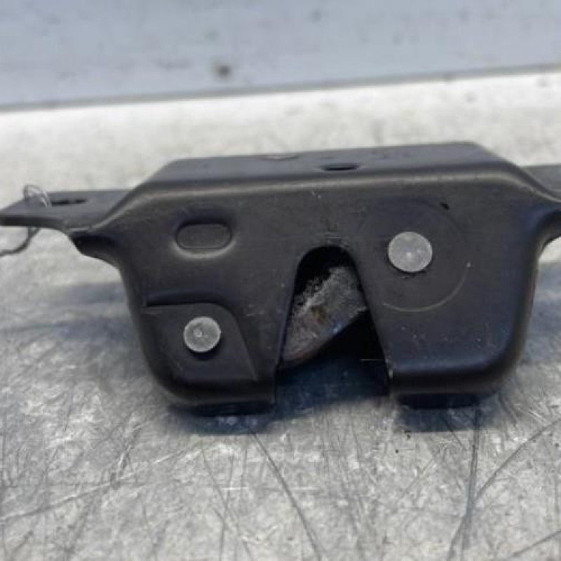 Serrure de hayon CITROEN SAXO Serrure de hayon CITROEN SAXO