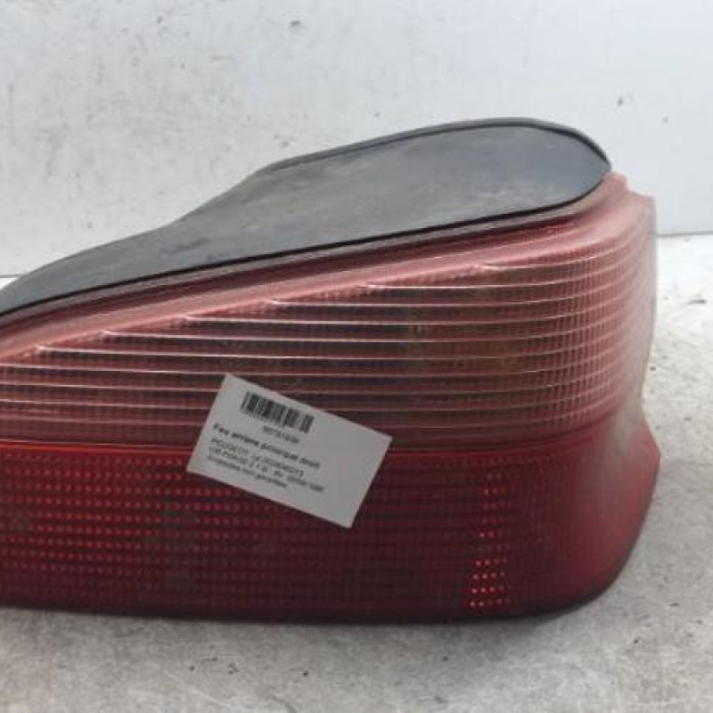 Feu arriere principal droit (feux) PEUGEOT 106 Feu arriere principal droit (feux) PEUGEOT 106