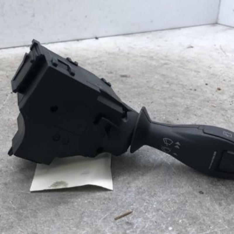 Commodo d'essuie glaces FORD FIESTA 6 Commodo d'essuie glaces FORD FIESTA 6