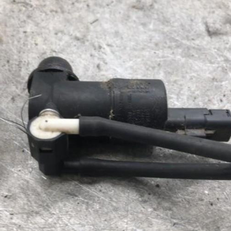 Pompe lave glace avant RENAULT KANGOO 2 Pompe lave glace avant RENAULT KANGOO 2