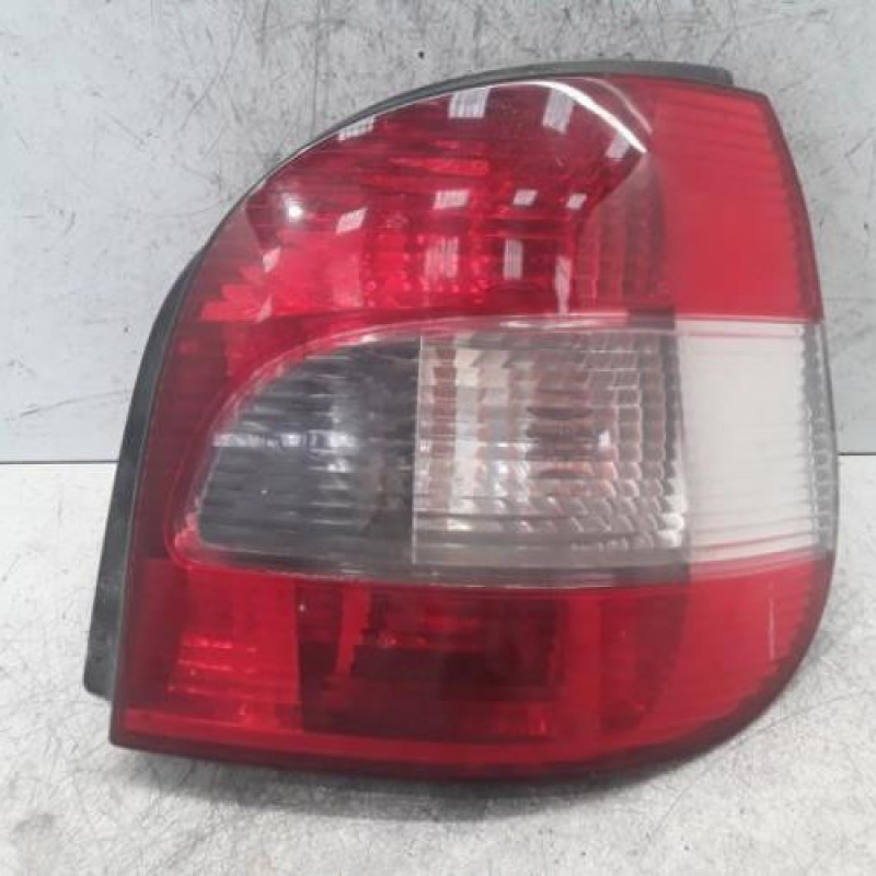 Feu arriere principal droit (feux) RENAULT SCENIC 1 Feu arriere principal droit (feux) RENAULT SCENIC 1