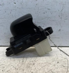 Interrupteur de leve vitre arriere droit NISSAN QASHQAI 2