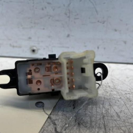 Interrupteur de leve vitre arriere gauche NISSAN QASHQAI 2