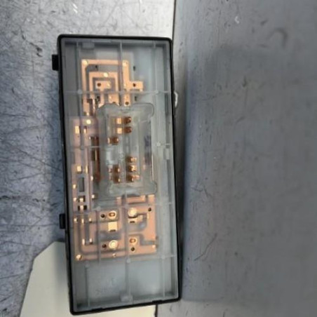 Interrupteur de leve vitre avant droit NISSAN QASHQAI 2